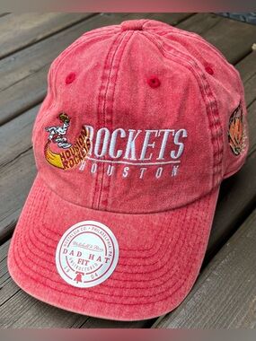 NWT Mitchell & Ness Houston Rockets NBA Basketball Red Strapback Dad Hat OSFA